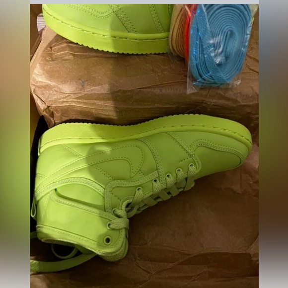 Air Jordan 1 Billie Eilish Edition - Picture 4 of 8